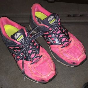 Brooks- women’s sneakers size 9
